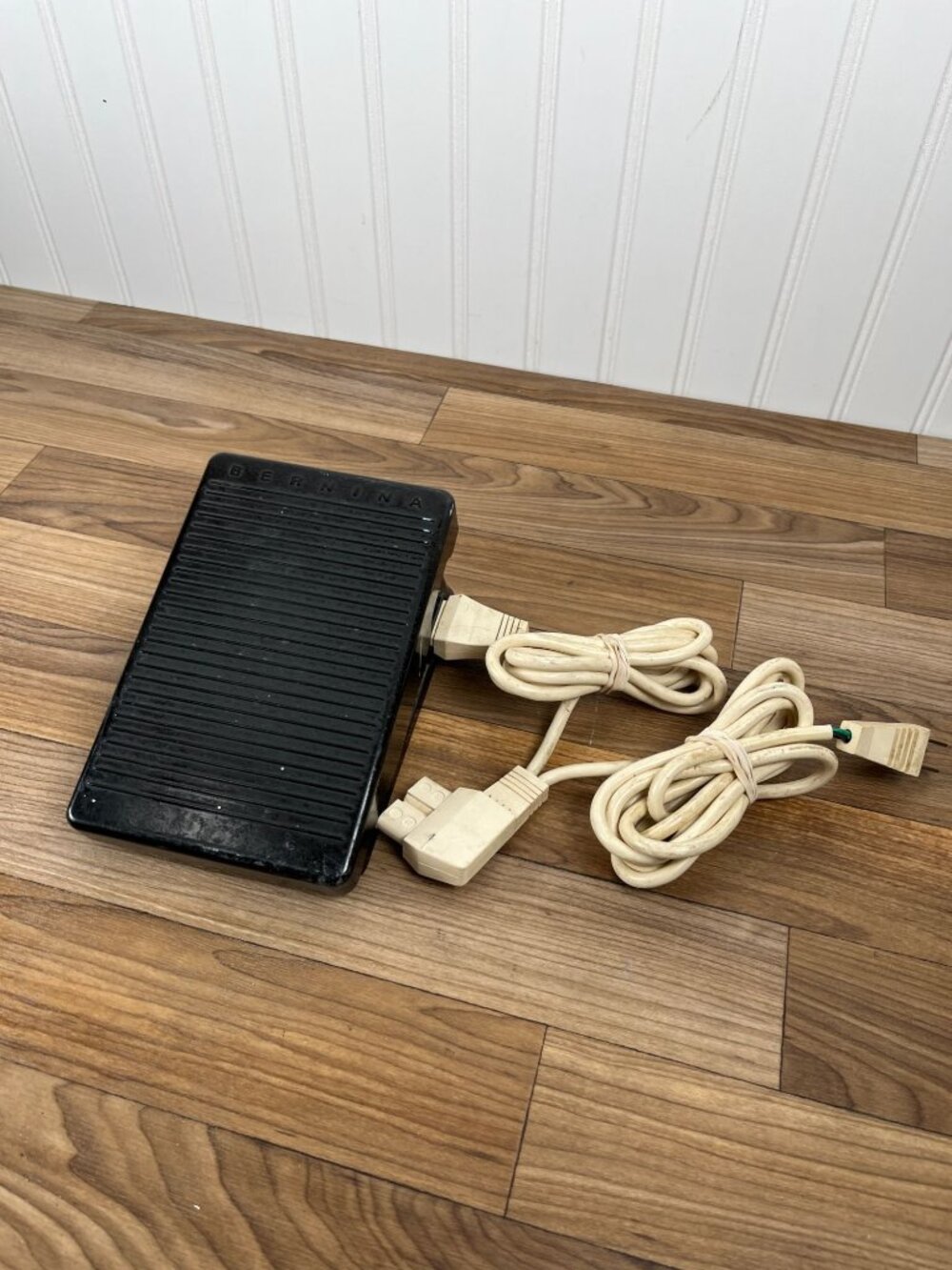 Genuine - Bernina Record 830 - Foot Pedal and power cord
